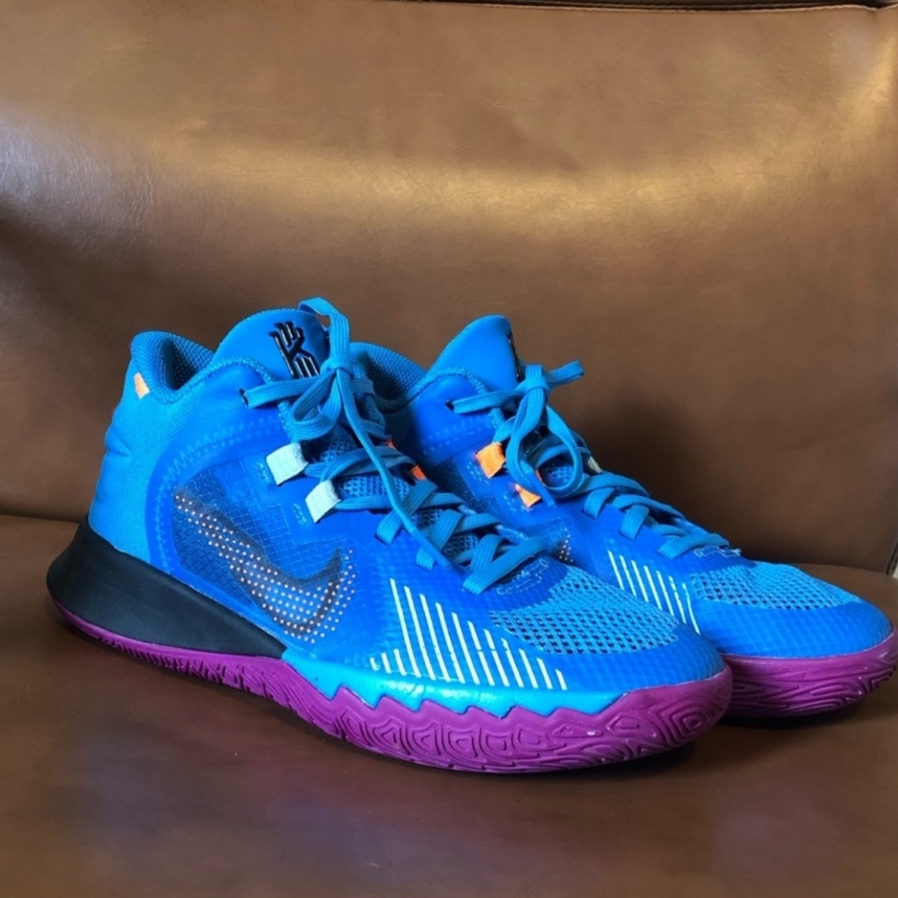 Boys Size 3.5Y Nike Kyrie Flytrap 5 GS